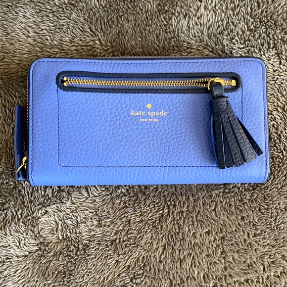 Kate Spade Wallet (New York) - Picture 2 of 4